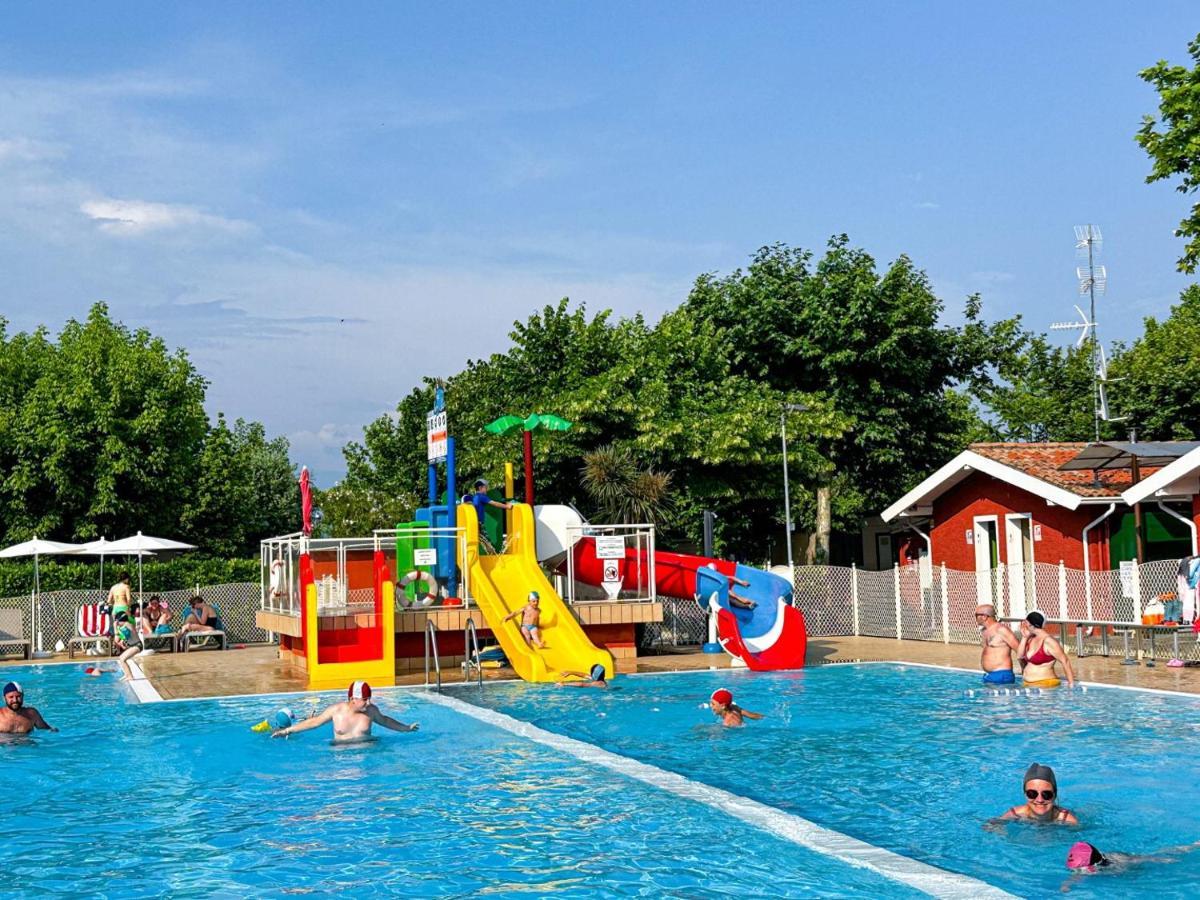 Sereno Camping Holiday Moniga del Garda Bagian luar foto
