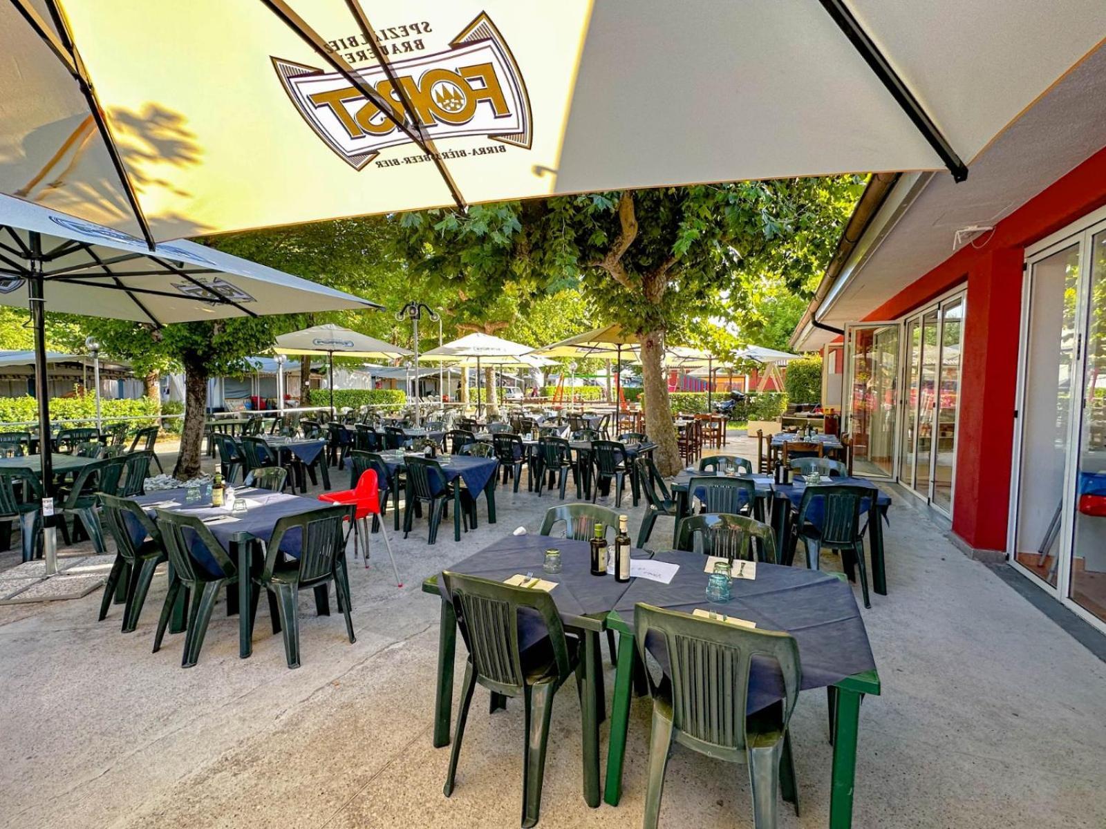 Sereno Camping Holiday Moniga del Garda Bagian luar foto