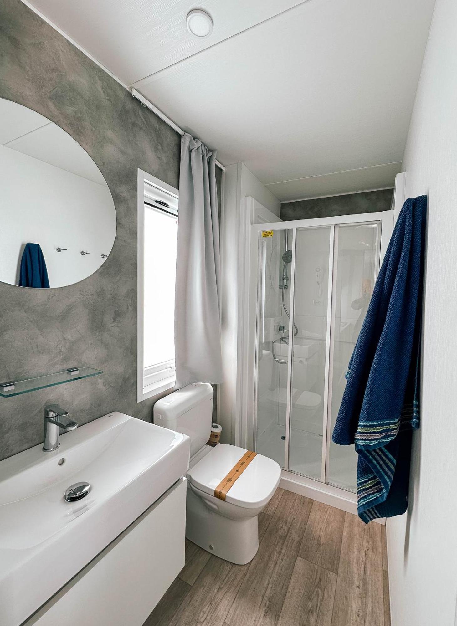 Sereno Camping Holiday Moniga del Garda Bagian luar foto