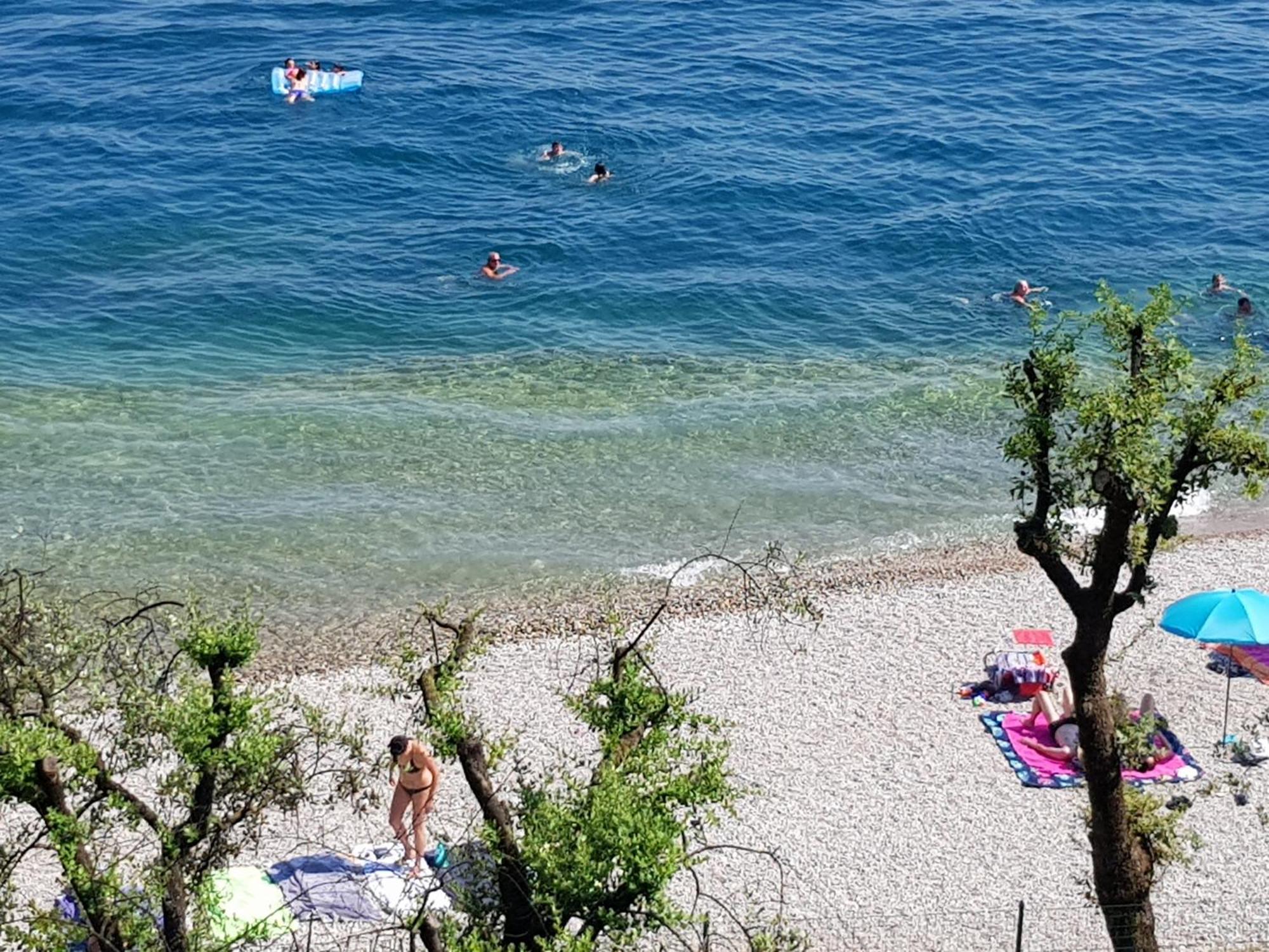 Sereno Camping Holiday Moniga del Garda Bagian luar foto