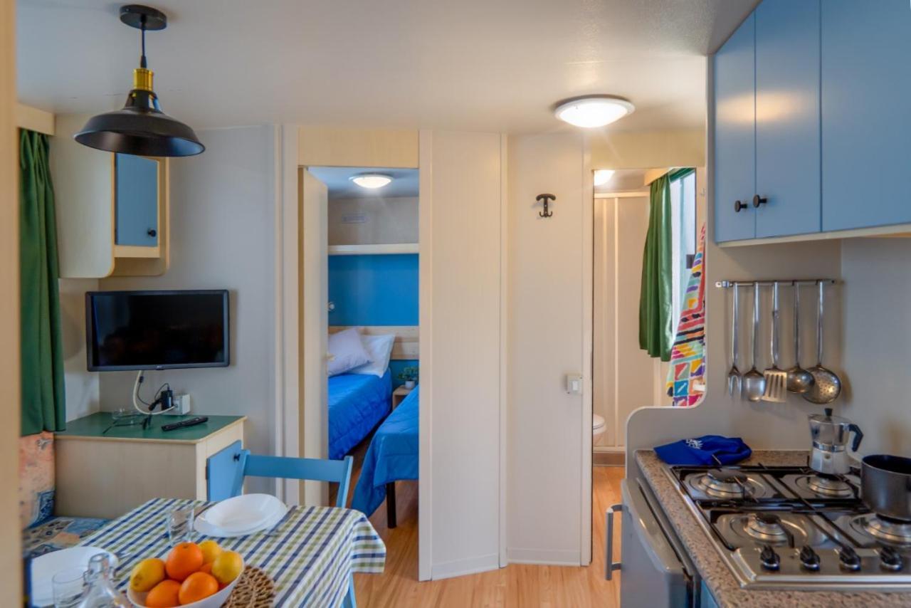 Sereno Camping Holiday Moniga del Garda Bagian luar foto
