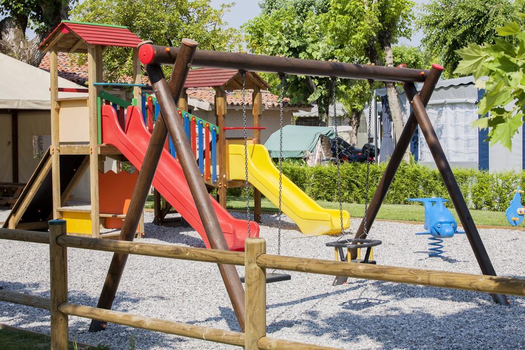 Sereno Camping Holiday Moniga del Garda Bagian luar foto