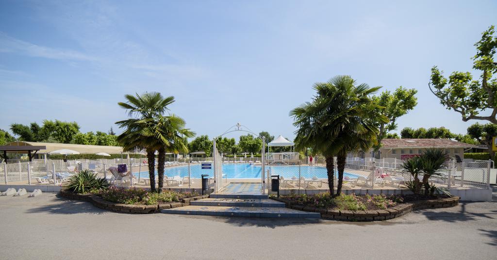 Sereno Camping Holiday Moniga del Garda Bagian luar foto