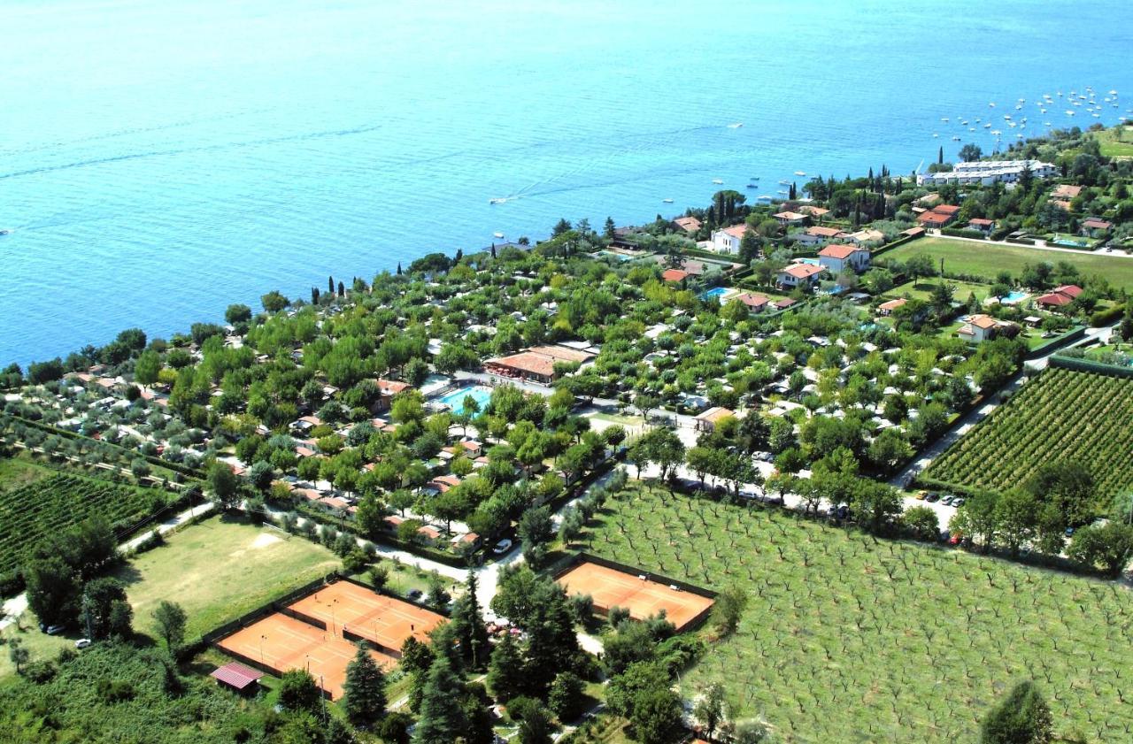 Sereno Camping Holiday Moniga del Garda Bagian luar foto